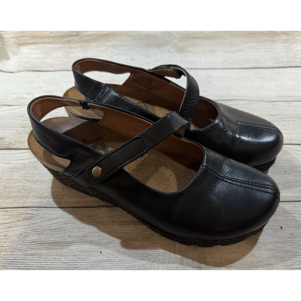 OtBt Prog Black Leather Mary Jane Hook Loop Clog Sandals Shoes Sz 8